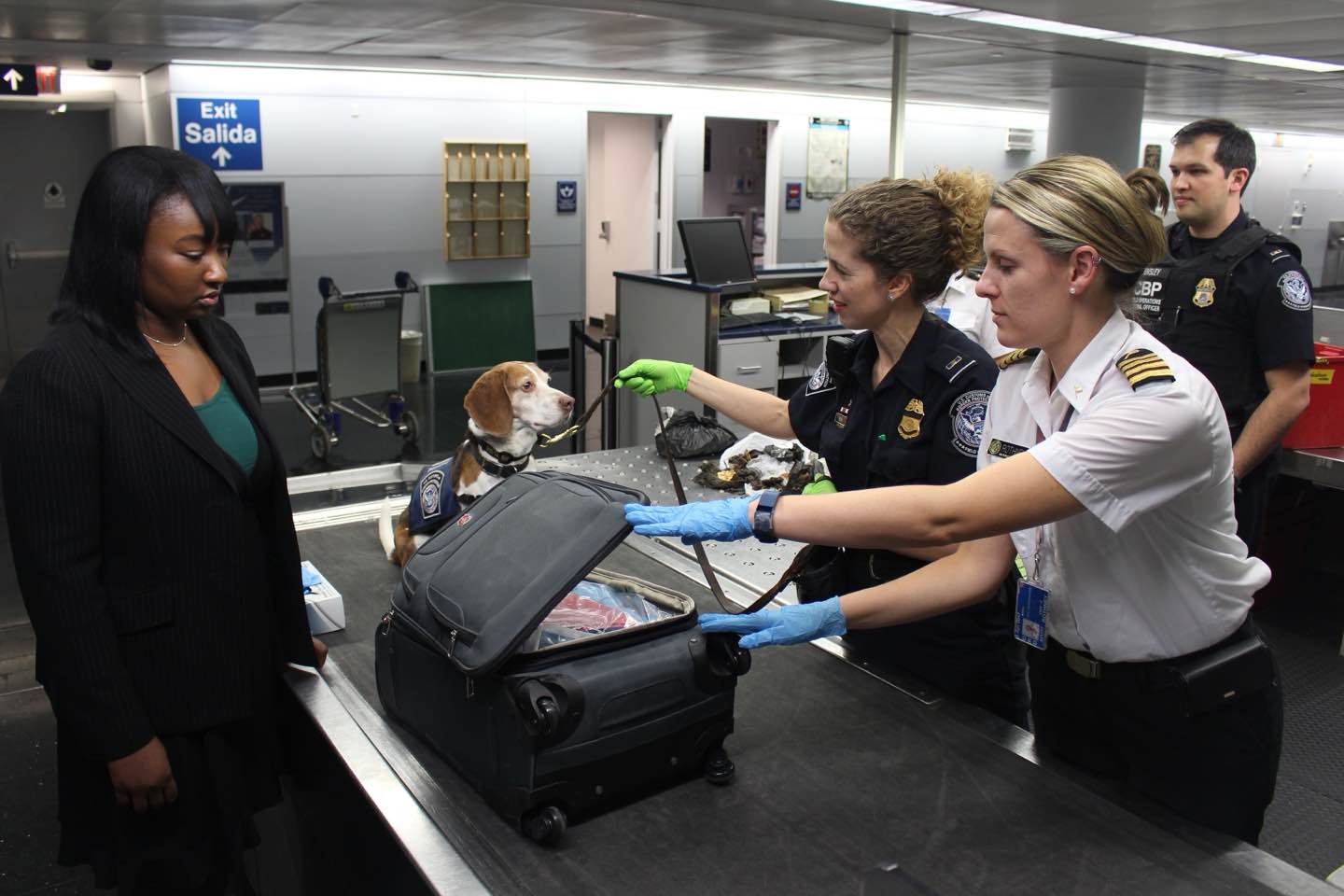 Customs Process on International Flights: When and What to Expect Customs Process on International Flights: When and What to Expect
