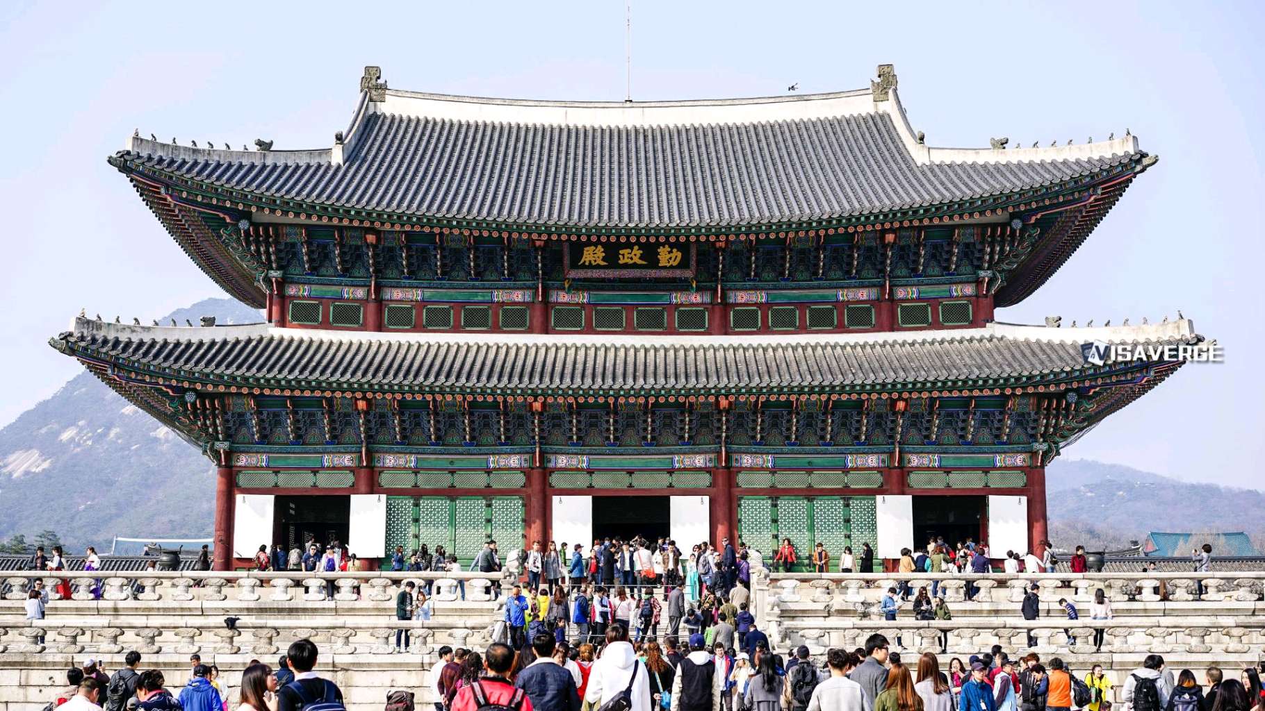 Tourist Guide: Staying Safe During Martial Law Tourist Guide: Staying Safe During Martial Law