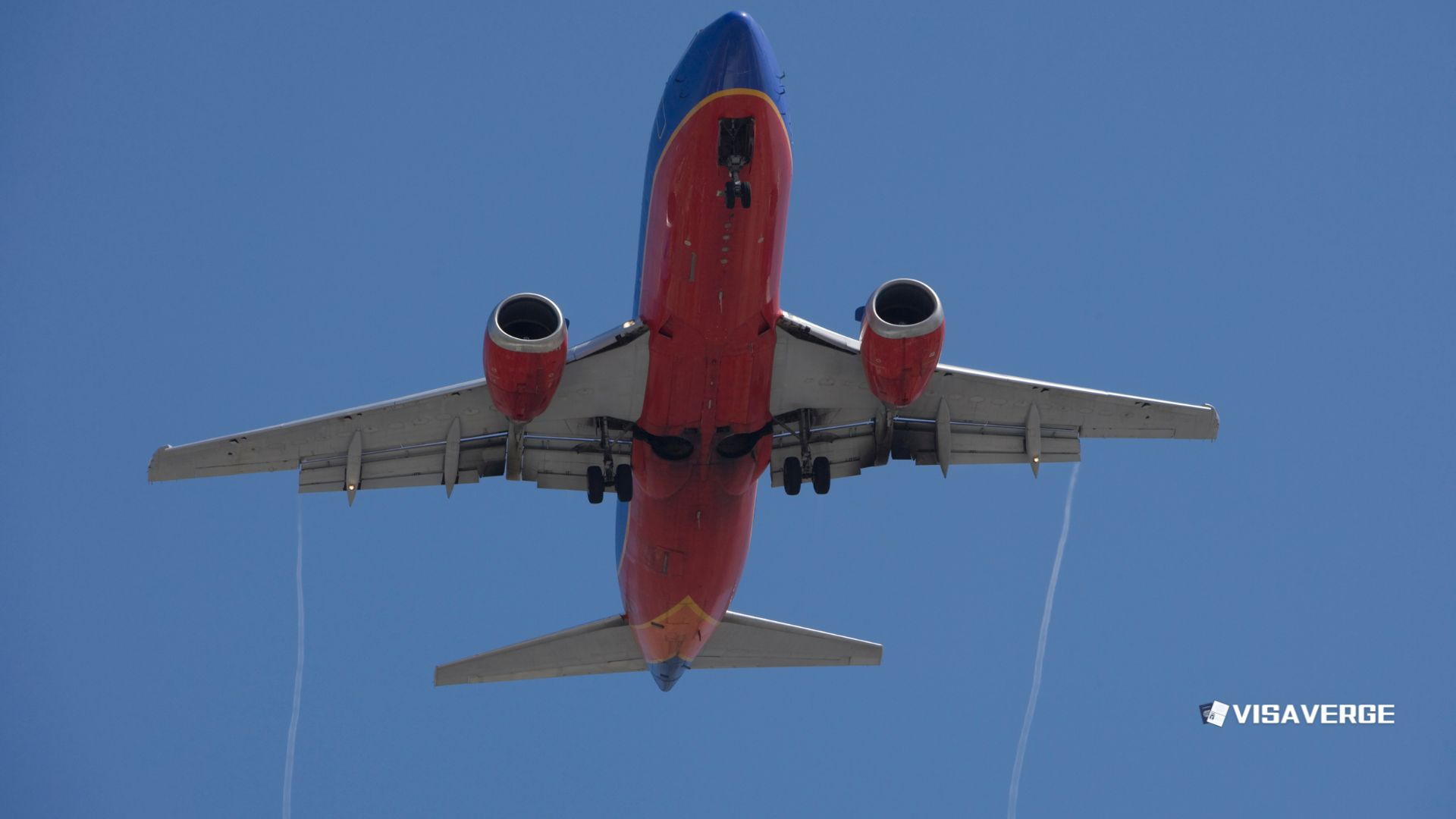 Southwest Airlines Pilot Avoids Runway Crash at Chicago Midway Airport Southwest Airlines Pilot Avoids Runway Crash at Chicago Midway Airport