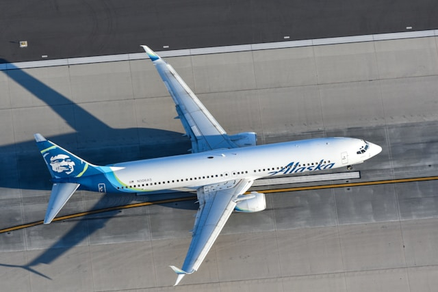 Alaska Airlines jet suffers burst tyre on takeoff at Chicago O’Hare Alaska Airlines jet suffers burst tyre on takeoff at Chicago O’Hare
