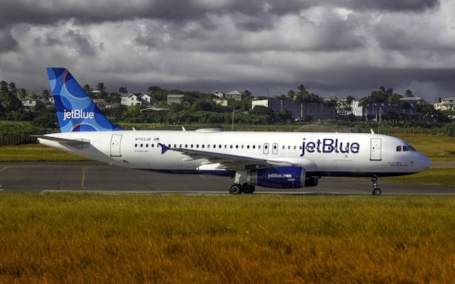 JetBlue Airways simplifies ways to reach customer service JetBlue Airways simplifies ways to reach customer service