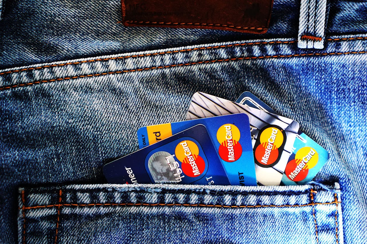 Judge overturns rule on credit card late fees set by CFPB