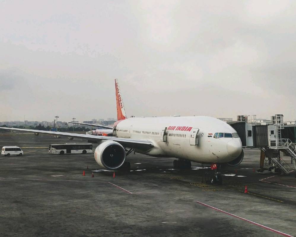 Srinagar Flights see steep fare drop as tourist cancellations rise Srinagar Flights see steep fare drop as tourist cancellations rise