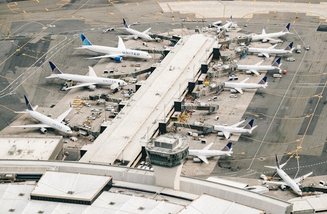 FAA plans to cut flights at Newark Liberty International Airport FAA plans to cut flights at Newark Liberty International Airport