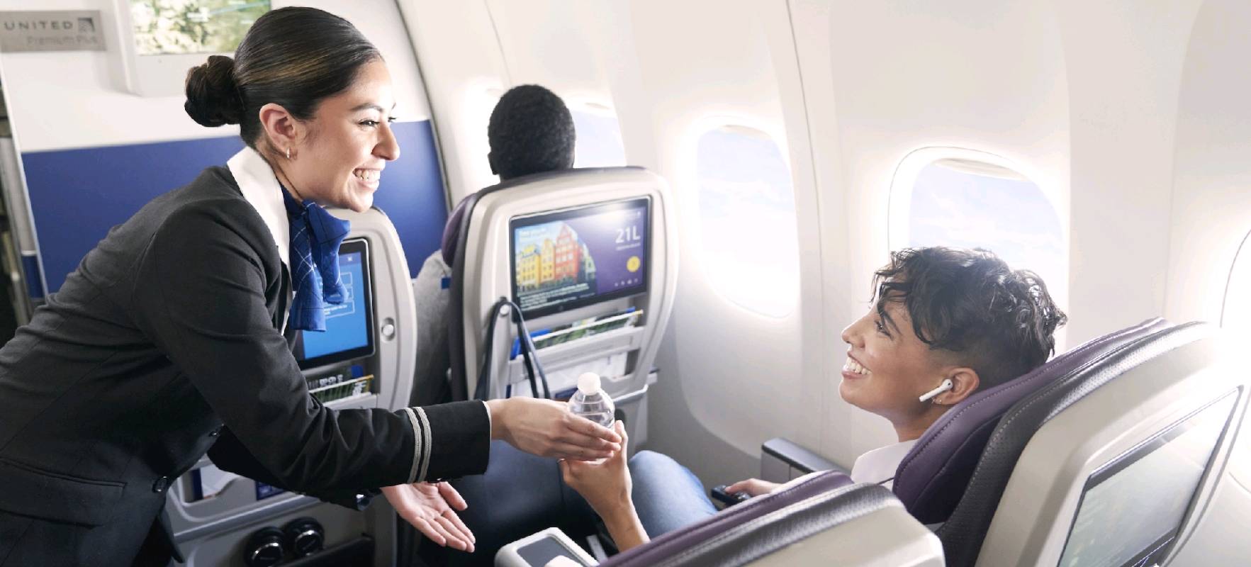 United Airlines faces design flaw in new flight attendant uniforms United Airlines faces design flaw in new flight attendant uniforms