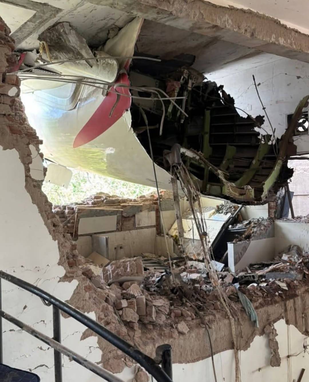 Air India Flight AI171 Crashes After Ahmedabad Takeoff with 244 Aboard - VisaVerge - VisaVerge