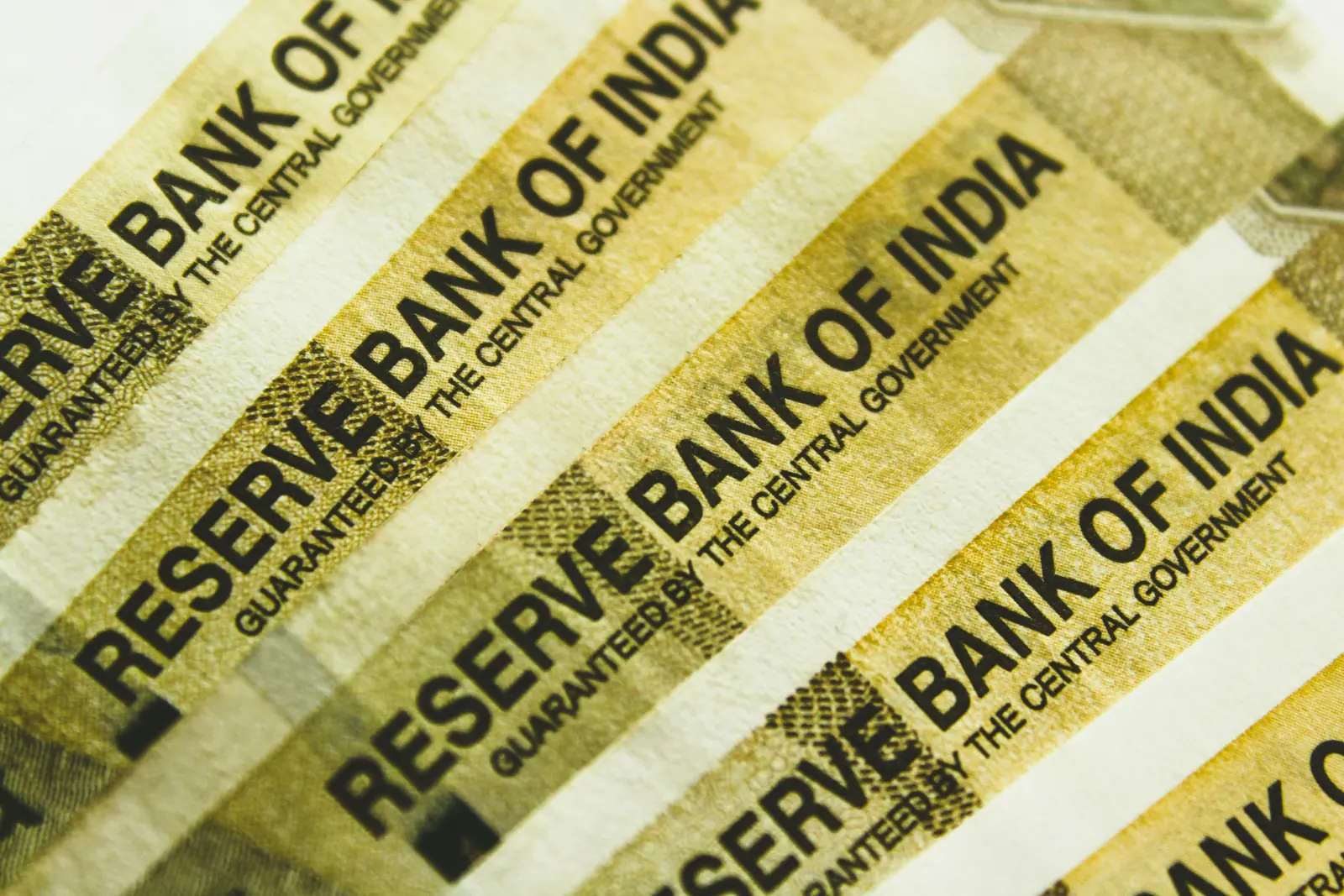 Macro of the "Reserve Bank of India" line on rupee notes