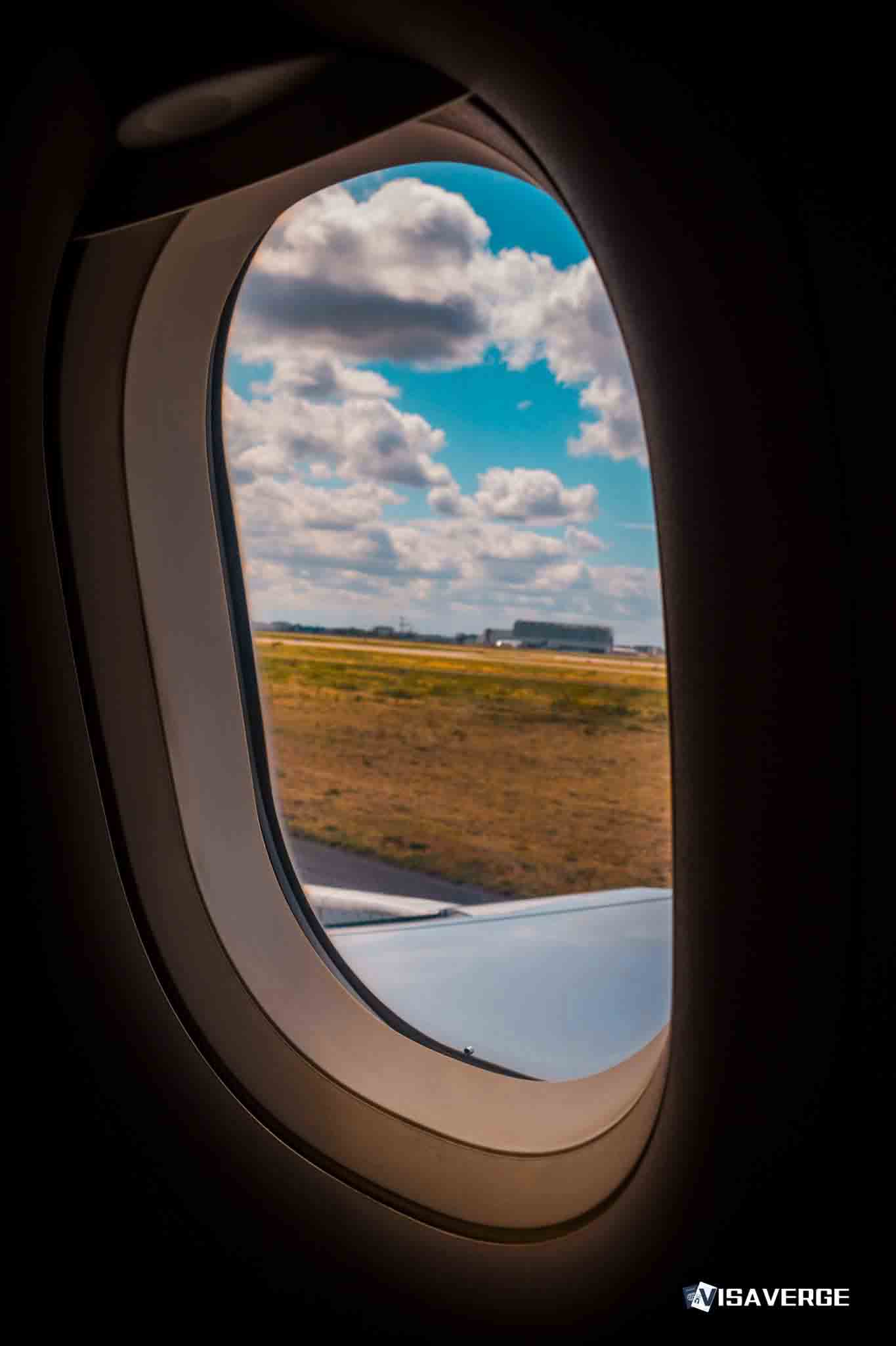 San Luis Obispo County Airport closed after Cirrus SR22 crash and fire San Luis Obispo County Airport closed after Cirrus SR22 crash and fire