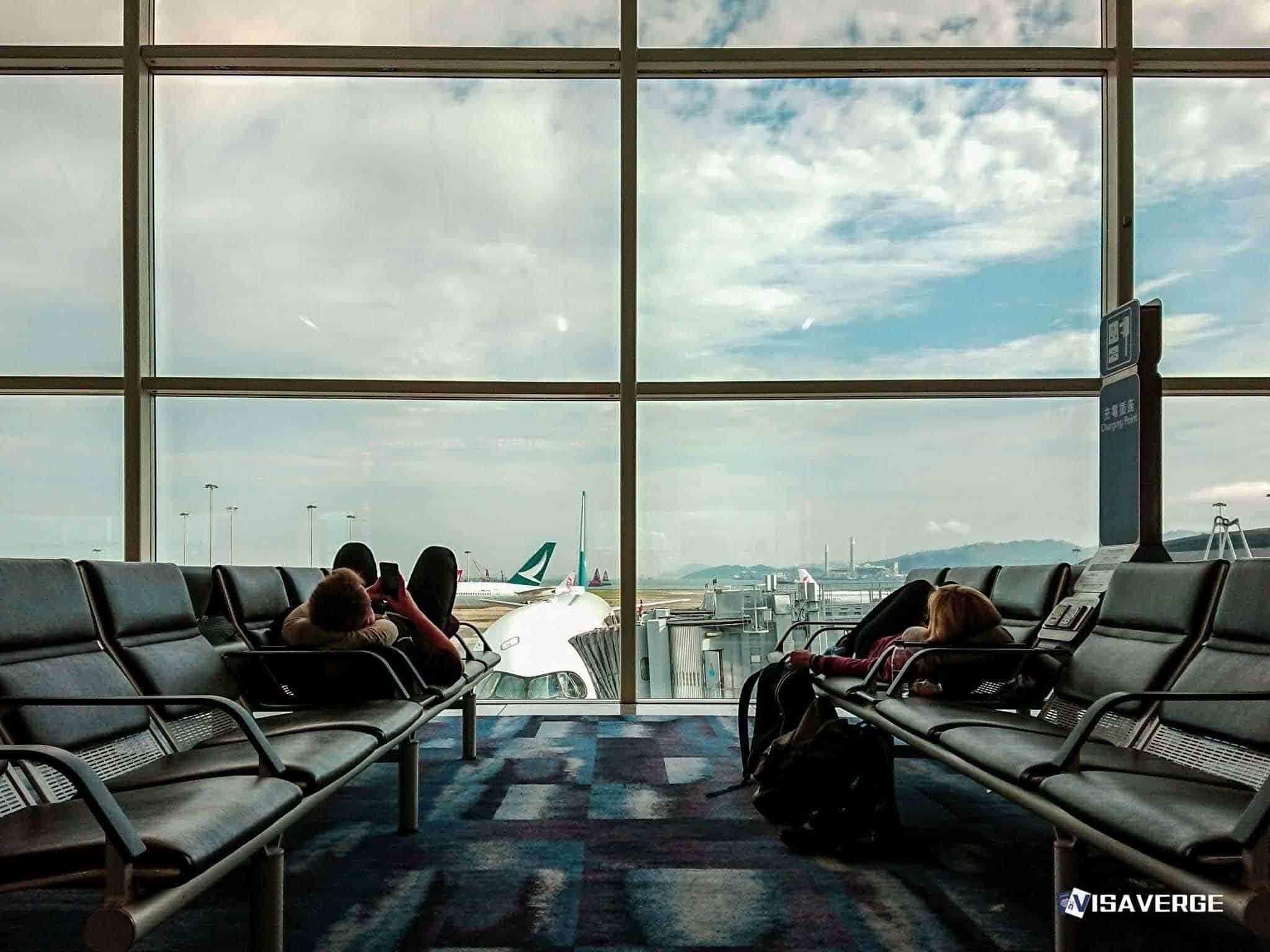 FAA Orders 10% Flight Reductions at 40 Major Airports Amid Shutdown FAA Orders 10% Flight Reductions at 40 Major Airports Amid Shutdown