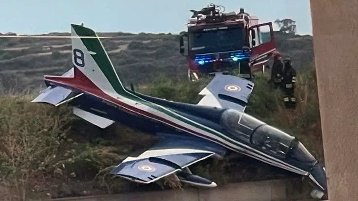 Frecce Tricolori Jets Smash in Mid-Air Over Pantelleria