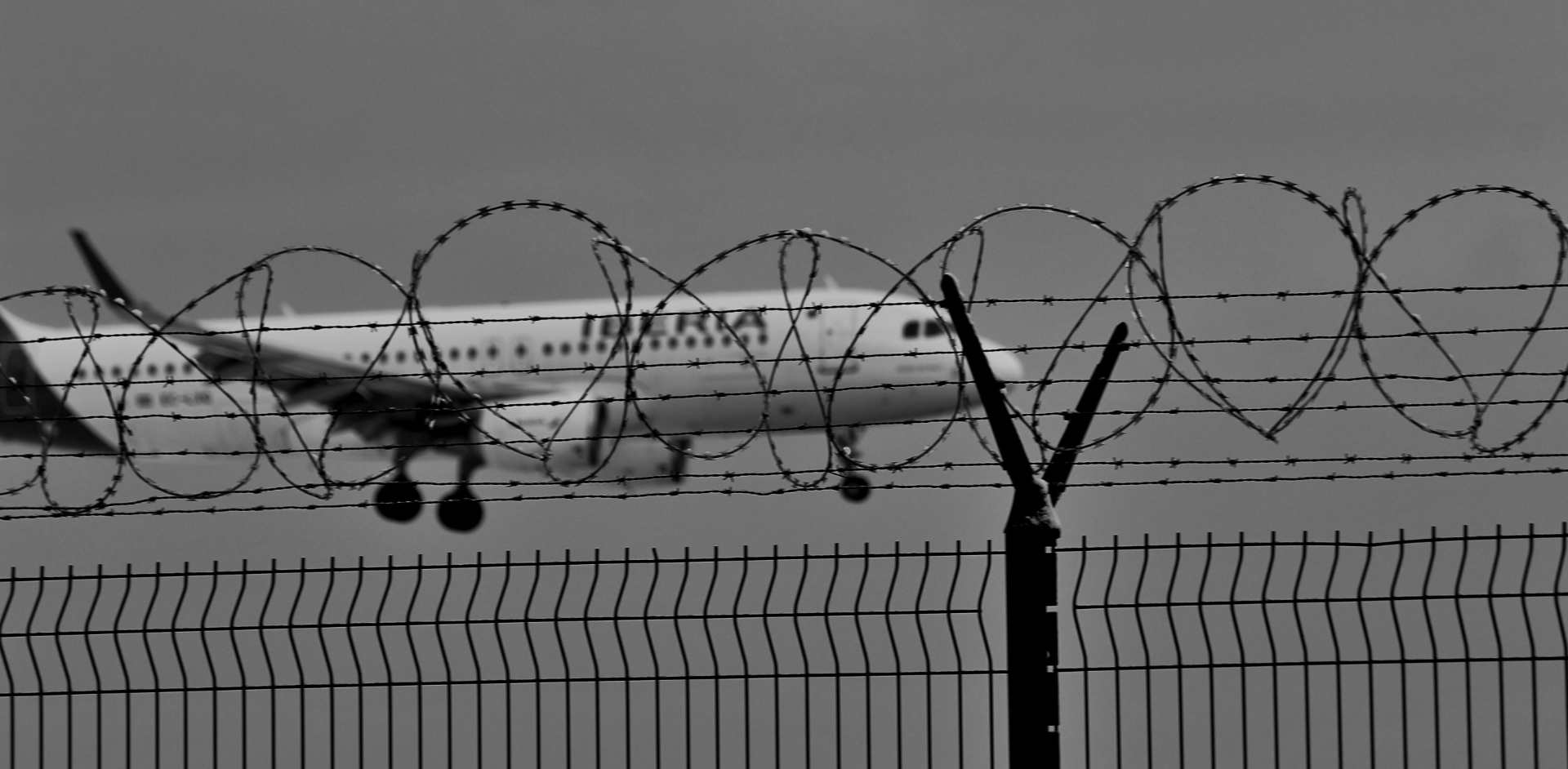 PHL Aviation Safety Workers Picket Off Duty to End Shutdown