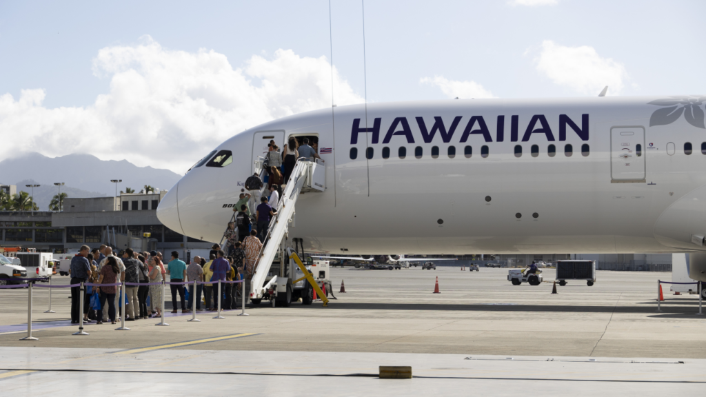 Alaska and Hawaiian Launch Atmos Rewards Summit Visa Infinite Card