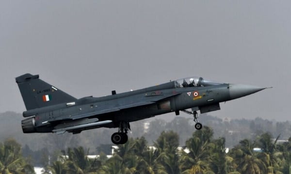 Indian Fighter Jet Crashes During Dubai Air Show, Pilot Killed Indian Fighter Jet Crashes During Dubai Air Show, Pilot Killed