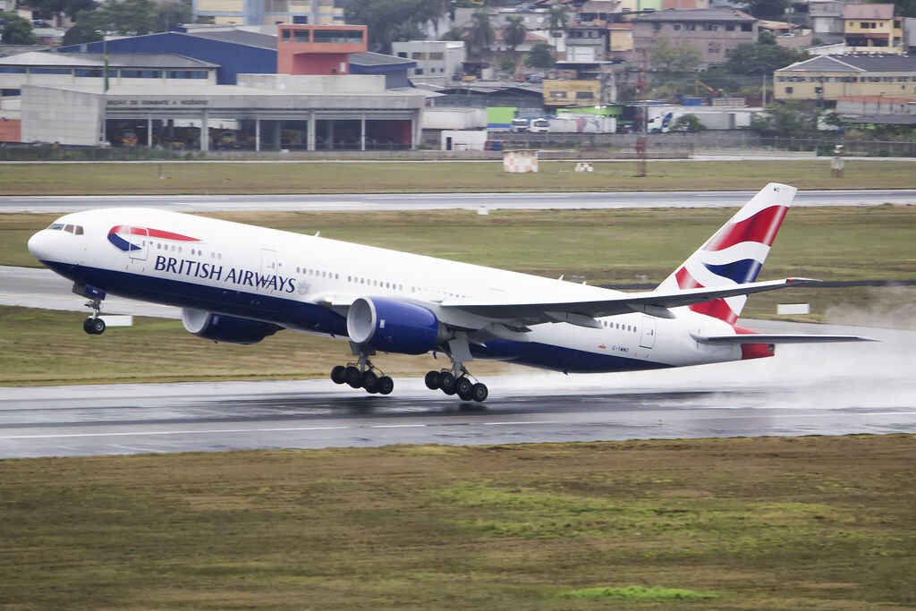 British Airways Pilot Suspended Over Open Cockpit on London–New York Flight British Airways Pilot Suspended Over Open Cockpit on London–New York Flight