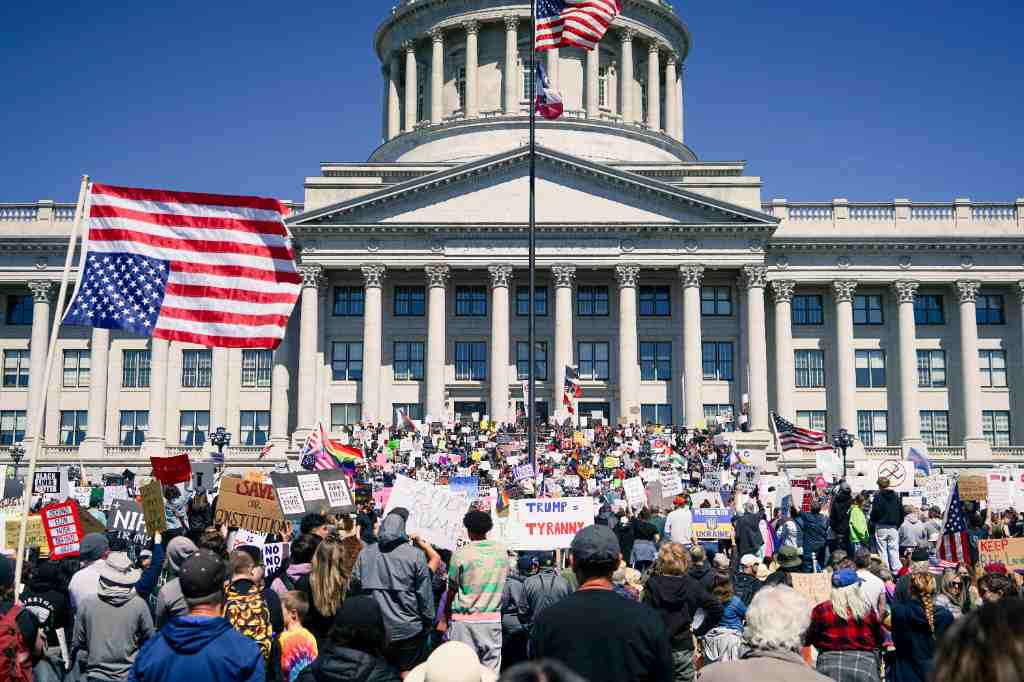 Pritzker Signs Law Guaranteeing Public Education Regardless of Immigration Status