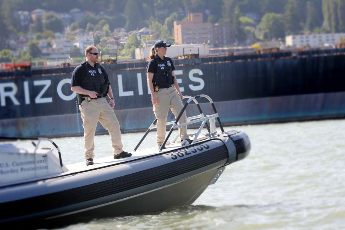 Federal agents face resistance at Bro-Tex facility in St. Paul