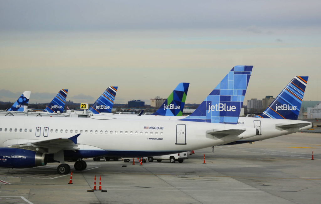 Brand-New JetBlue A220 Grounded After Wing Collides With Applebee’s Windows Brand-New JetBlue A220 Grounded After Wing Collides With Applebee’s Windows