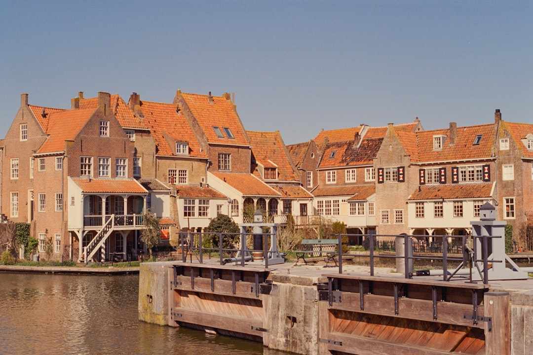 Dutch Government Collapses as Far-Right Party Quits Over Immigration