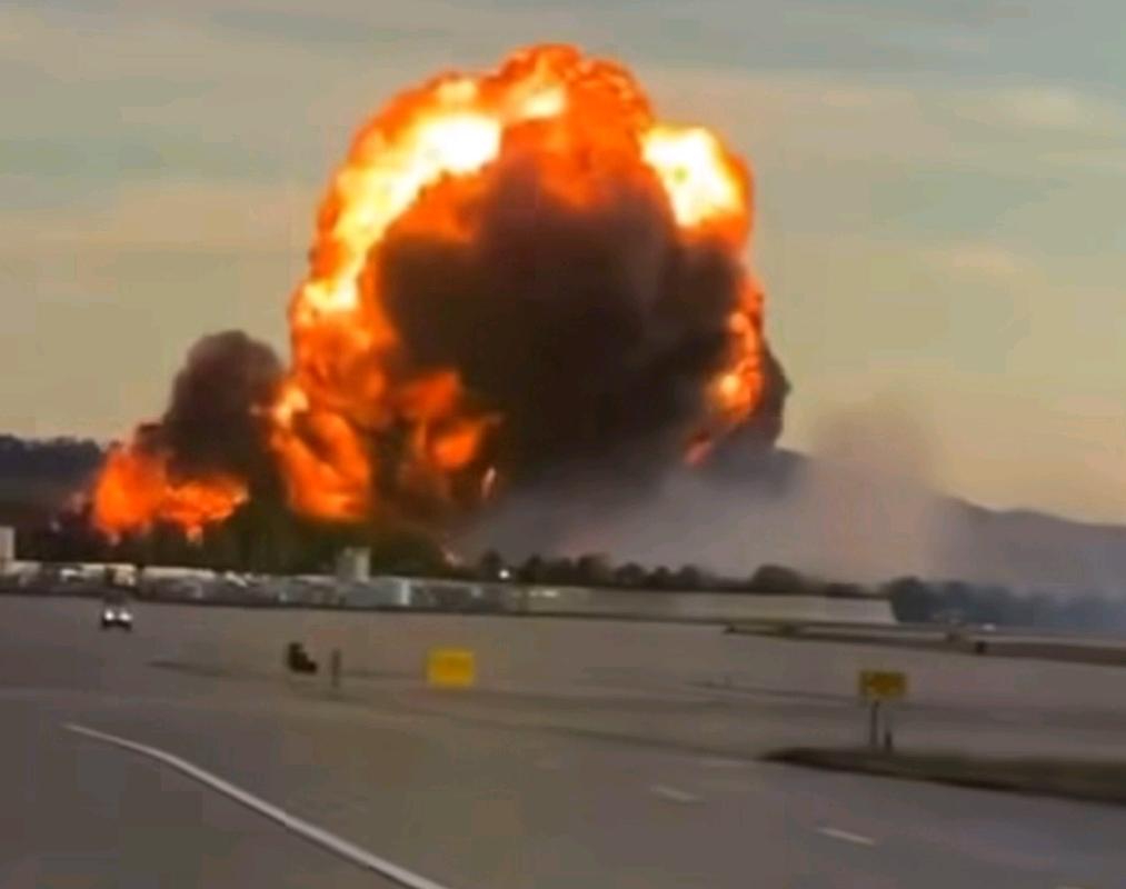 At Least Nine Dead as UPS MD-11F Crashes Departing Louisville At Least Nine Dead as UPS MD-11F Crashes Departing Louisville