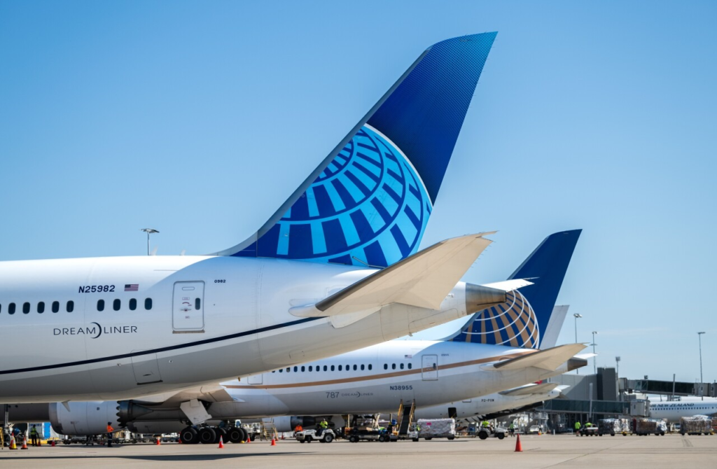Scott Kirby advierte: solo dos aerolíneas dominarán EEUU; United lidera