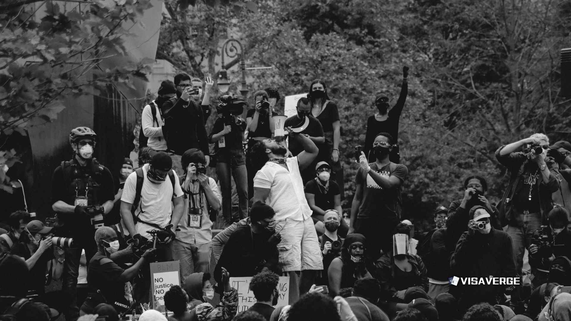 Polish nationalists rally in Warsaw against immigration before election Polish nationalists rally in Warsaw against immigration before election